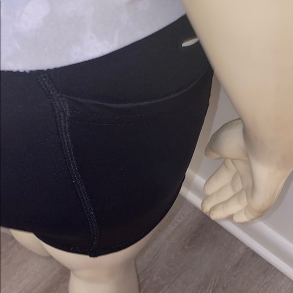 Lululemon skirt - Picture 4 of 6